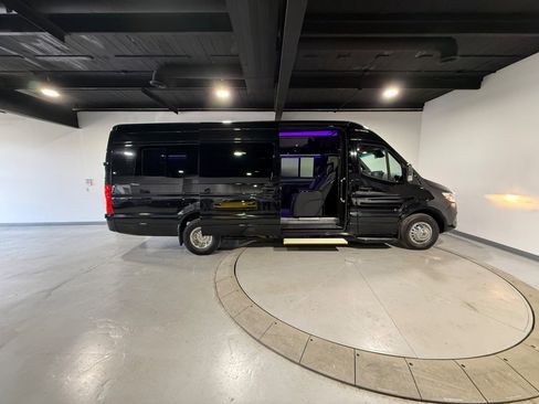 Used 2022 Mercedes-Benz Sprinter 3500 image 15