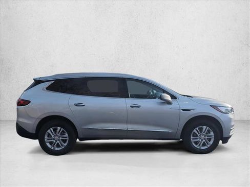 Used 2021 Buick Enclave Essence w/ Sound and Sites Package image 4