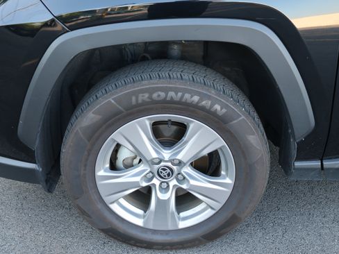Used 2025 Toyota RAV4 LE AWD/4WD image 9