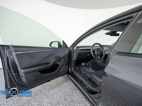 Used 2025 Tesla Model 3 Long Range AWD/4WD image 9