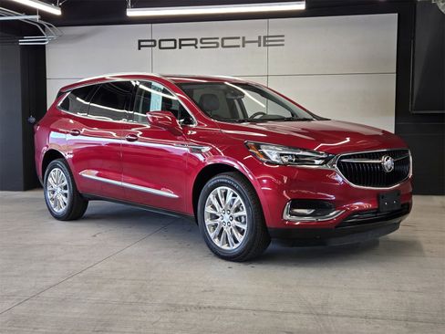 Used 2020 Buick Enclave Premium w/ Sun and Sites Package image 28