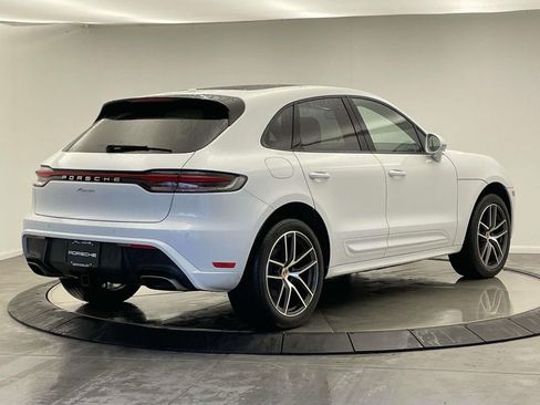 Certified 2025 Porsche Macan image 7