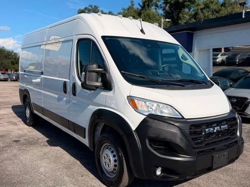 Used 2025 RAM ProMaster 2500 w/ Convenience Group FWD image 4