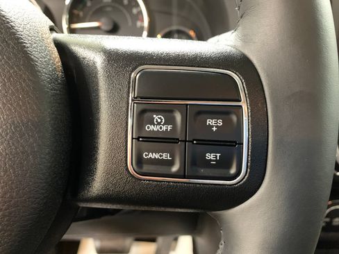 Used 2015 Jeep Wrangler Unlimited Sahara w/ Connectivity Group AWD/4WD image 23