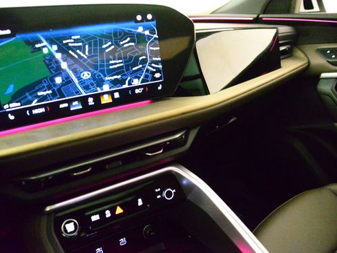 Certified 2025 Audi Q5 Premium w/ Convenience Package image 28