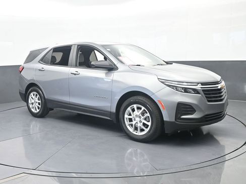 Used 2023 Chevrolet Equinox LS FWD image 8