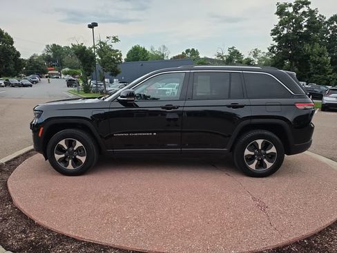 Used 2023 Jeep Grand Cherokee 4WD 4xe image 2