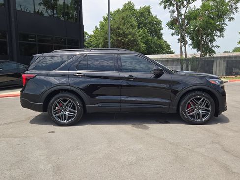 Used 2025 Ford Explorer ST RWD image 5