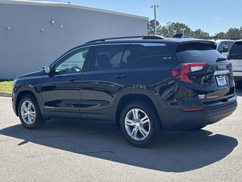 Certified 2024 GMC Terrain SLE w/ Driver Convenience Package image 8