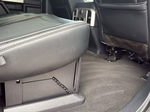 Used 2022 Ford F350 Lariat w/ Lariat Ultimate Package image 22