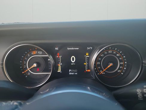 Used 2019 Jeep Wrangler Unlimited Sahara image 14