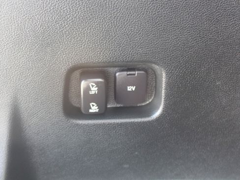 Used 2019 Ford Edge Titanium w/ Cold Weather Package image 18