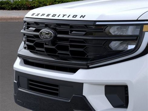 New 2025 Ford Expedition Max Platinum w/ Stealth Appearance Package image 17