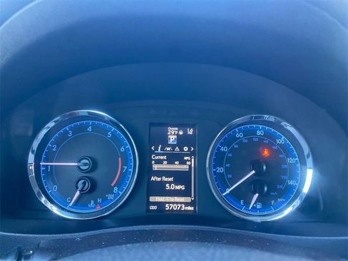 Used 2018 Toyota Corolla SE image 14