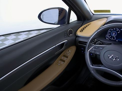 Used 2021 Hyundai Sonata Limited image 19