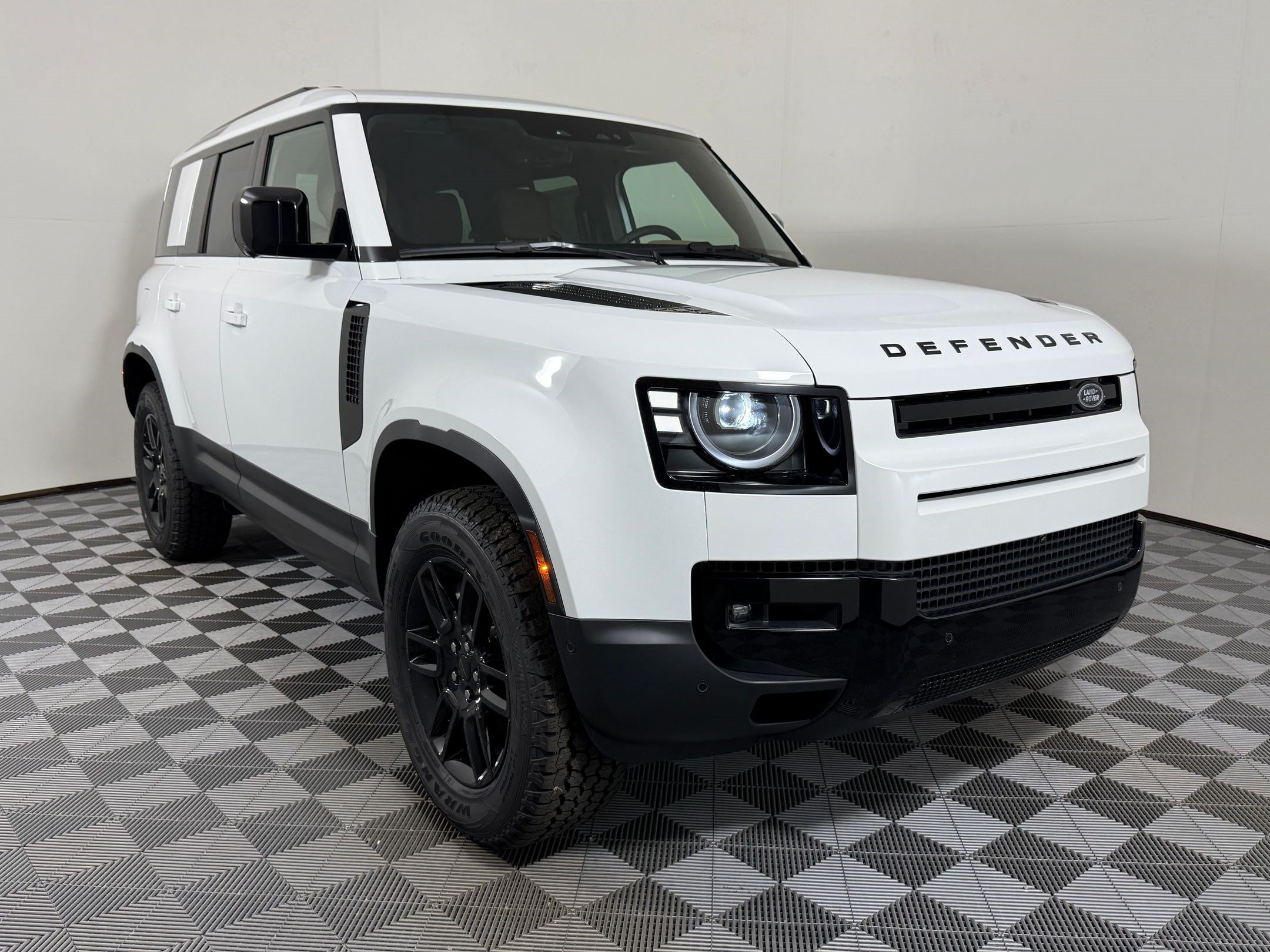 New 2026 Land Rover Defender 110 S AWD/4WD image 7