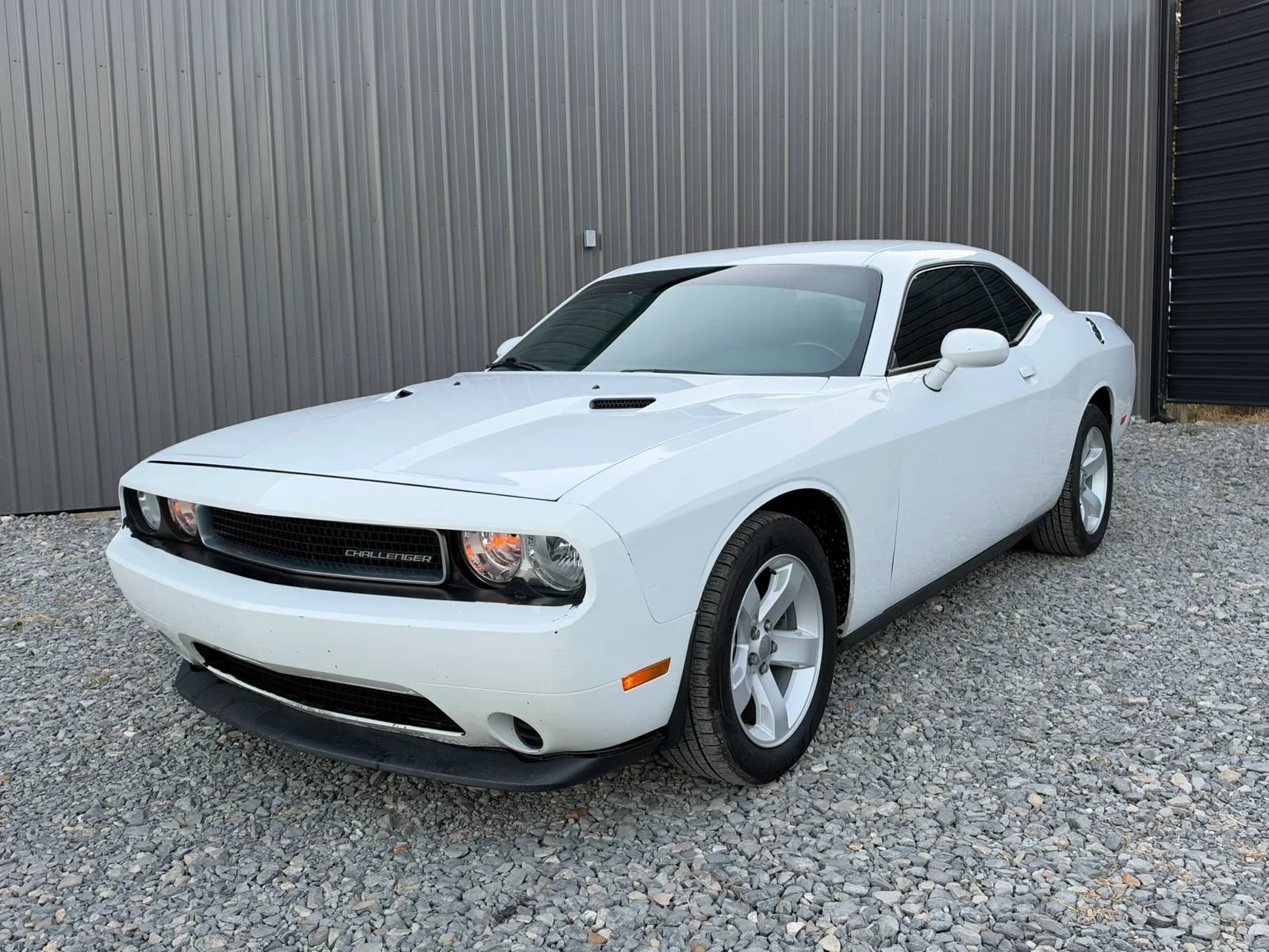 Used 2012 Dodge Challenger SXT RWD image 1