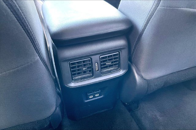 Used 2024 Toyota RAV4 XLE FWD image 35