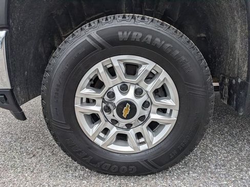 Used 2025 Chevrolet Silverado 2500 LT w/ Convenience Package AWD/4WD image 10