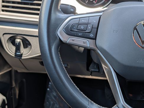 Used 2021 Volkswagen Atlas Cross Sport SE FWD image 22