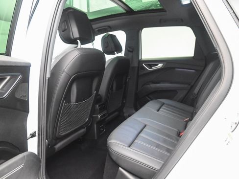 Used 2022 Audi Q4 e-tron Premium Plus w/ Premium Plus image 28