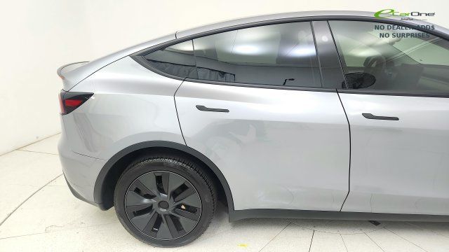 Used 2025 Tesla Model Y Long Range RWD image 84