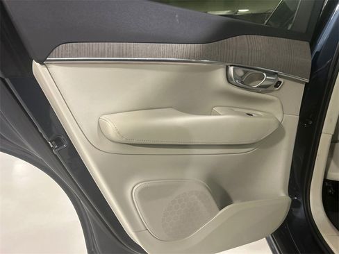 Certified 2024 Volvo XC90 B6 Plus image 22