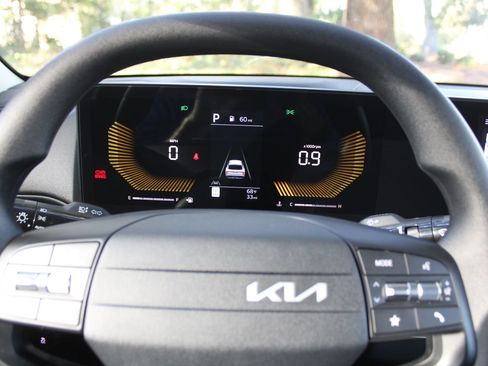 New 2026 Kia K4 FWD image 25
