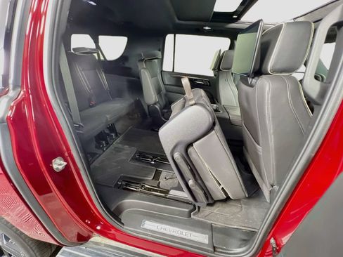 Certified 2025 Chevrolet Suburban Premier AWD/4WD image 31