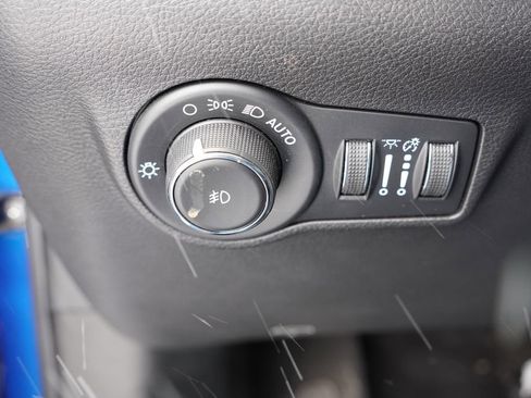 Used 2023 Jeep Compass Latitude image 21