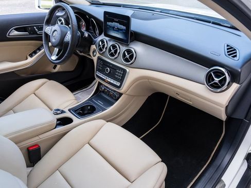 Used 2019 Mercedes-Benz GLA 250 4MATIC image 31