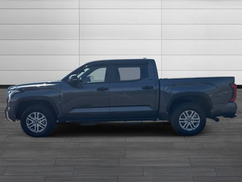 Used 2025 Toyota Tundra SR5 w/ SR5 Convenience Package AWD/4WD image 9