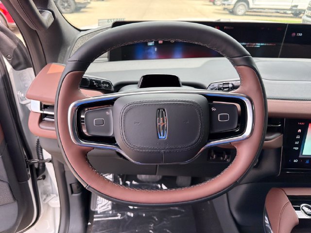 New 2026 Lincoln Navigator L Reserve AWD/4WD image 25