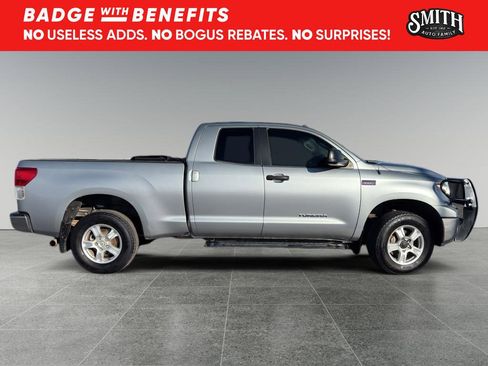 Used 2013 Toyota Tundra 4x4 Double Cab w/ Tow Pkg image 3