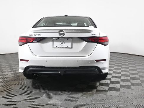 Used 2022 Nissan Sentra SR w/ SR Premium Package FWD image 6