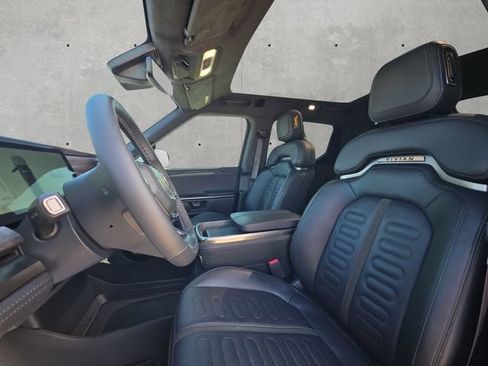 Used 2022 Rivian R1T Adventure AWD/4WD image 19