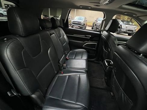 Used 2020 Kia Telluride S w/ S 8 Passenger Seating Package image 30