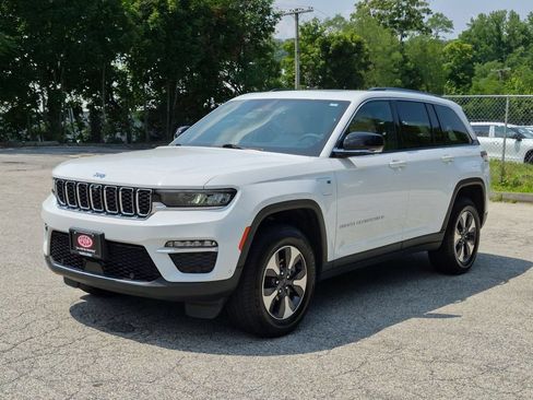 Certified 2022 Jeep Grand Cherokee Limited 4xe w/ Luxury Tech Group II AWD/4WD image 10