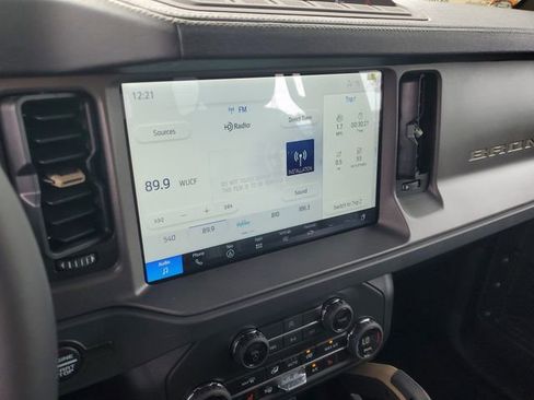 New 2025 Ford Bronco Badlands image 13