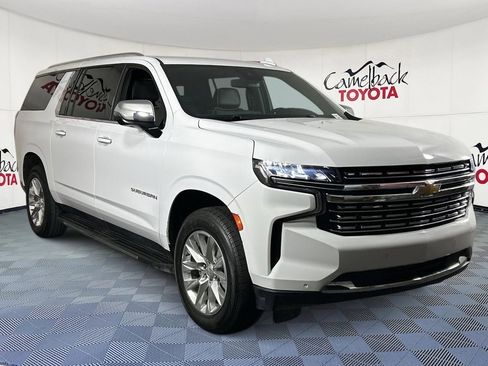 Used 2023 Chevrolet Suburban Premier image 3