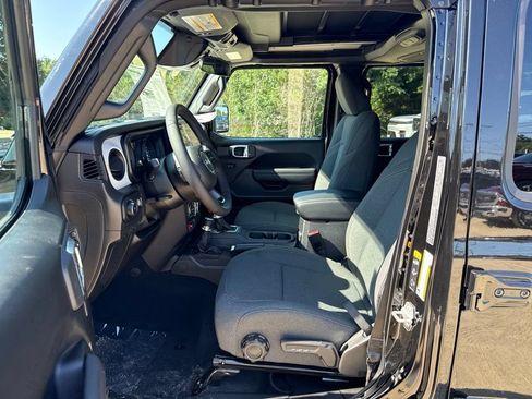 New 2026 Jeep Wrangler Unlimited Sport AWD/4WD image 17