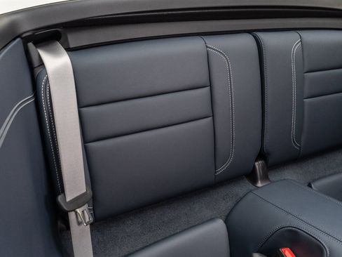 Used 2025 Porsche 911 Carrera w/ Premium Package image 39