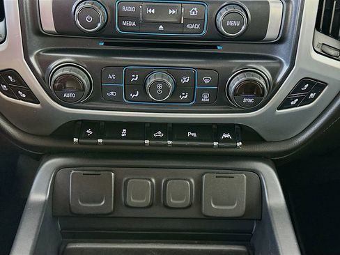 Used 2018 GMC Sierra 1500 SLT AWD/4WD image 18