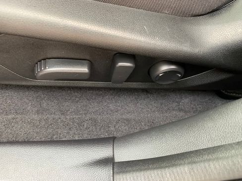 Used 2024 Subaru Crosstrek 2.0i Premium AWD/4WD image 22