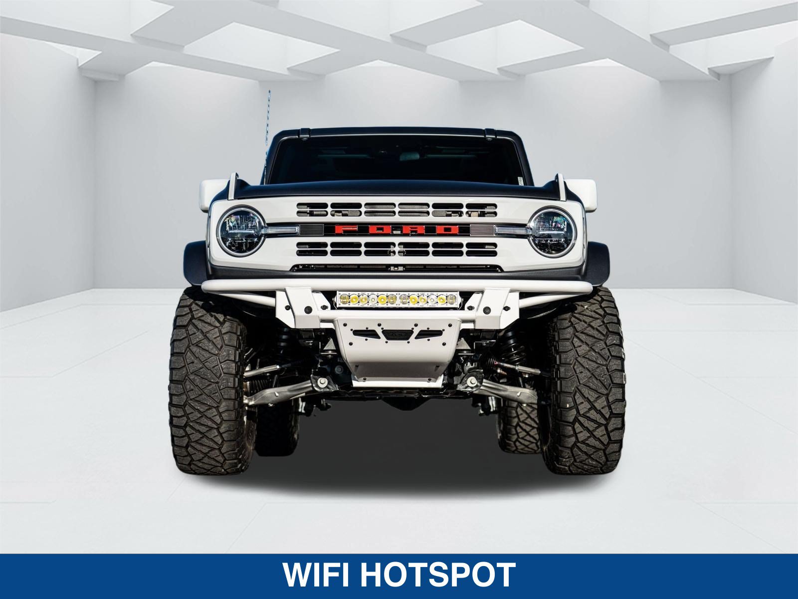 Used 2025 Ford Bronco Heritage Edition AWD/4WD image 9