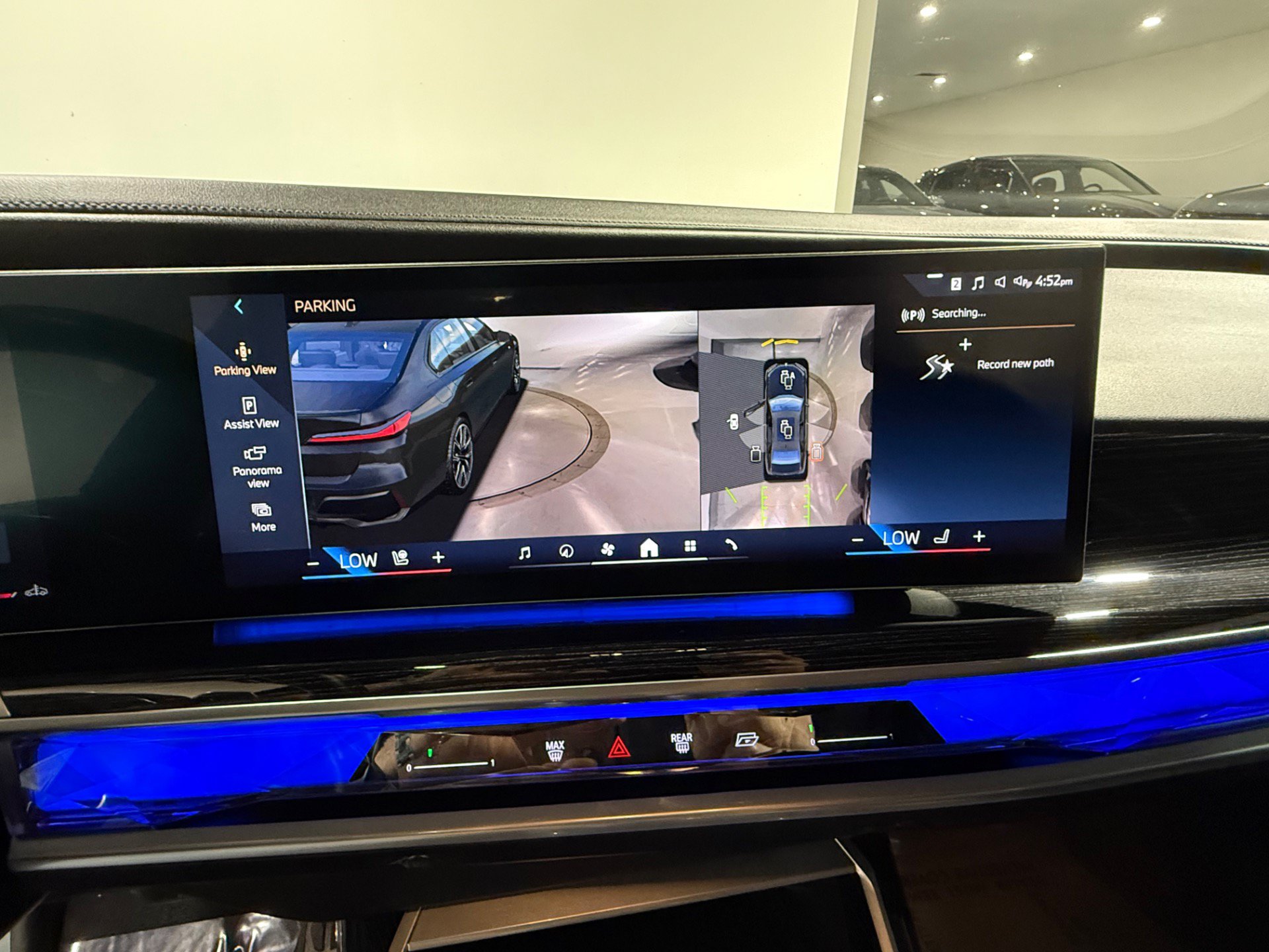 Used 2024 BMW 740i xDrive AWD/4WD image 36