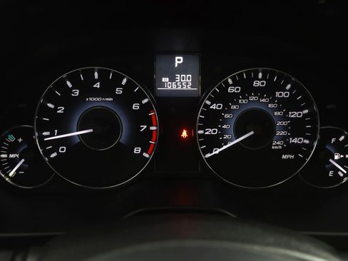 Used 2011 Subaru Outback 2.5i Limited w/ PWR Moonroof Pkg image 16