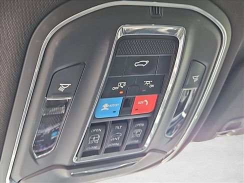 Used 2023 Jeep Grand Cherokee Trailhawk w/ Advanced Protech Group II AWD/4WD image 21