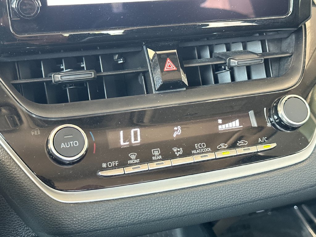 Used 2025 Toyota Corolla LE FWD image 18