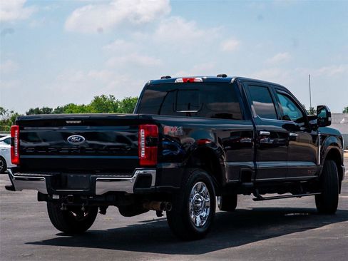 Used 2023 Ford F250 Lariat w/ Lariat Ultimate Package AWD/4WD image 4